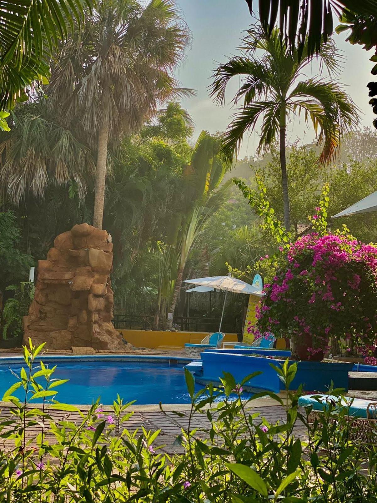 Hotel Bungalows Acuario Пуерто-Ескондідо Екстер'єр фото